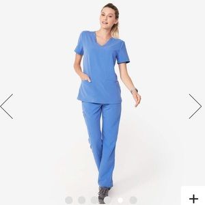 women's Casma - Three-Pocket Scrub Top